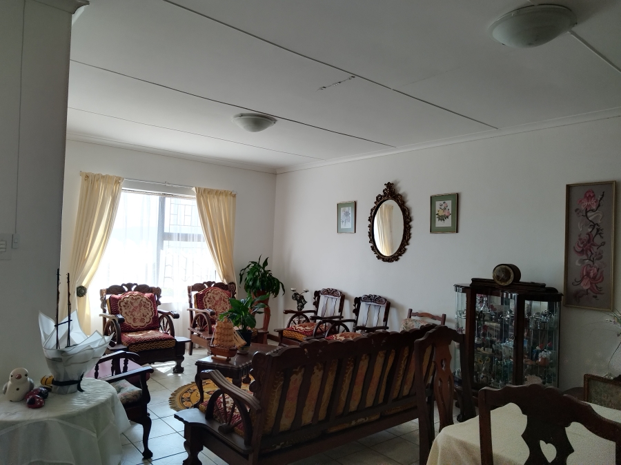 3 Bedroom Property for Sale in Fraaiuitsig Western Cape